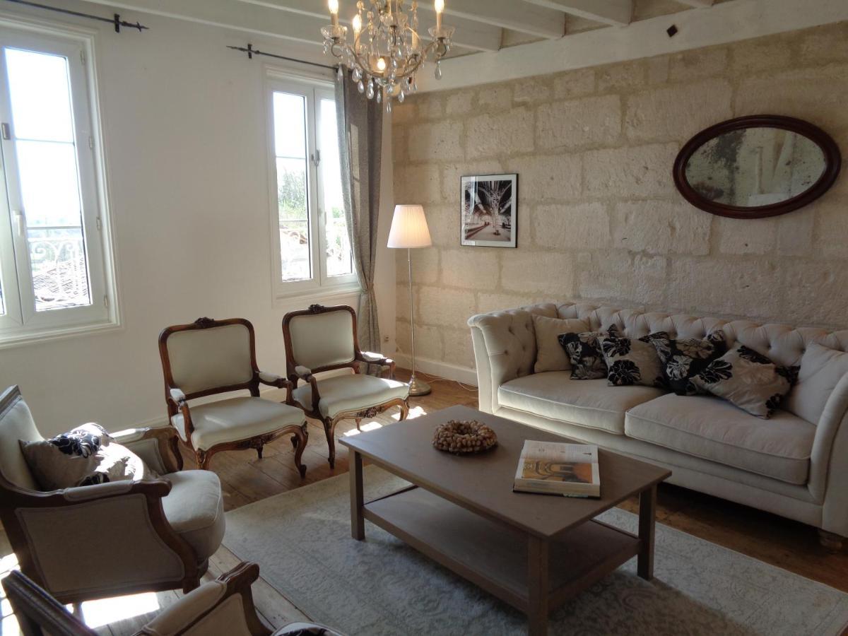 Maison Saint Jacques อูเบแทร์-ซัวร์-ดรอนน์ ภายนอก รูปภาพ