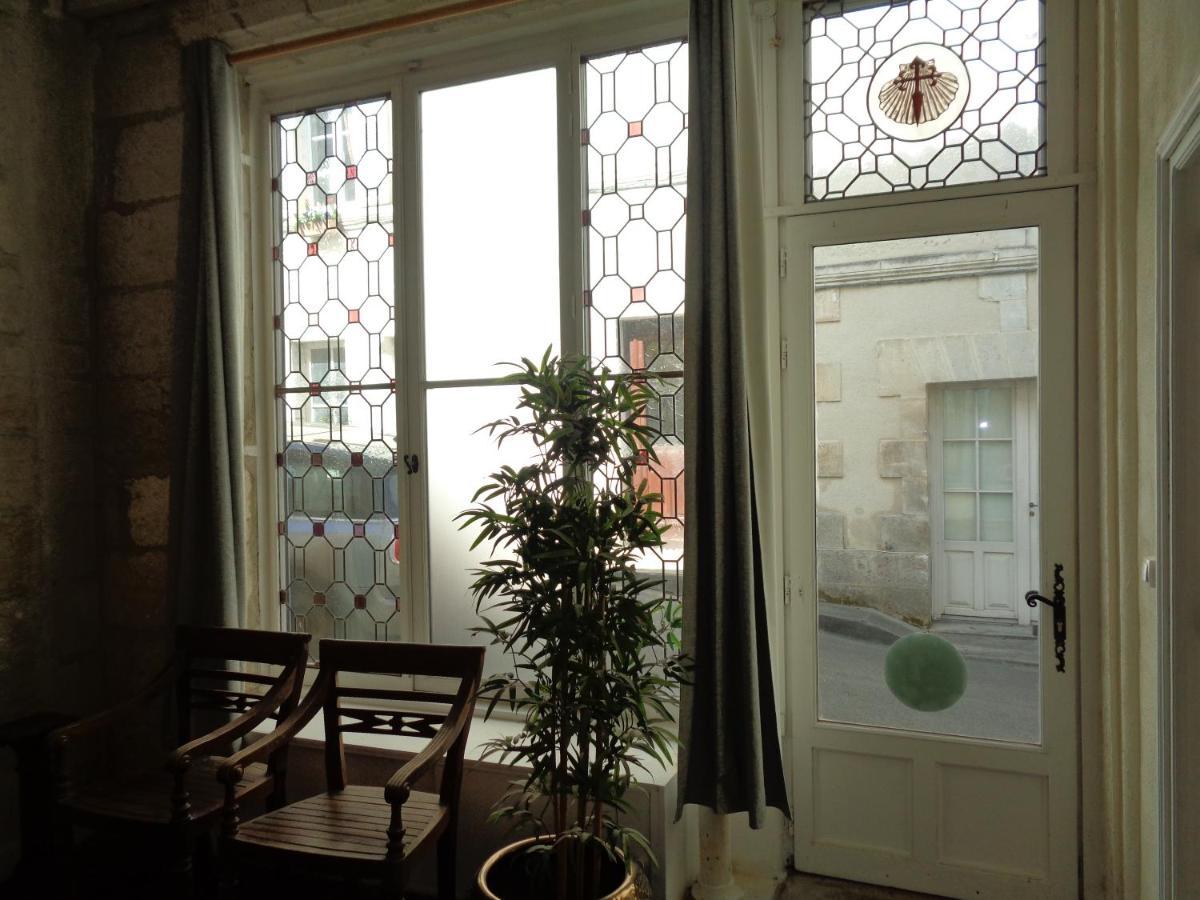 Maison Saint Jacques อูเบแทร์-ซัวร์-ดรอนน์ ภายนอก รูปภาพ