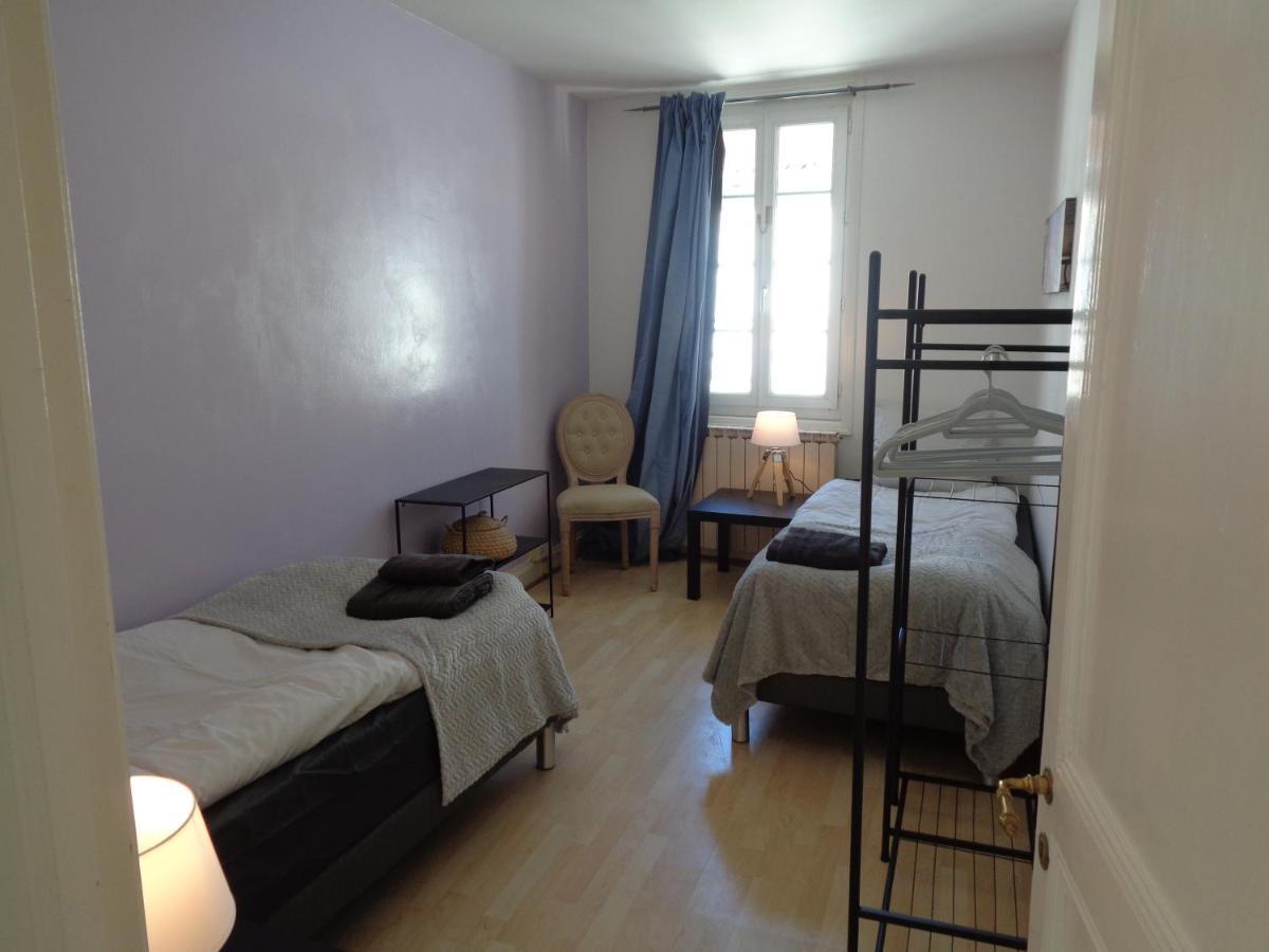 Maison Saint Jacques อูเบแทร์-ซัวร์-ดรอนน์ ภายนอก รูปภาพ