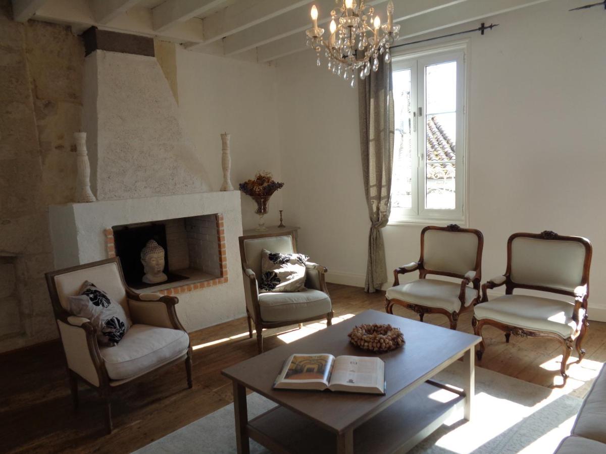 Maison Saint Jacques อูเบแทร์-ซัวร์-ดรอนน์ ภายนอก รูปภาพ