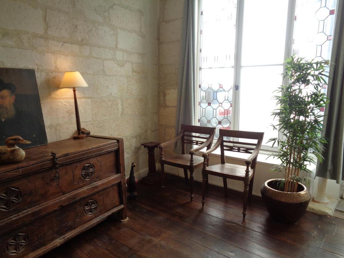 Maison Saint Jacques อูเบแทร์-ซัวร์-ดรอนน์ ภายนอก รูปภาพ