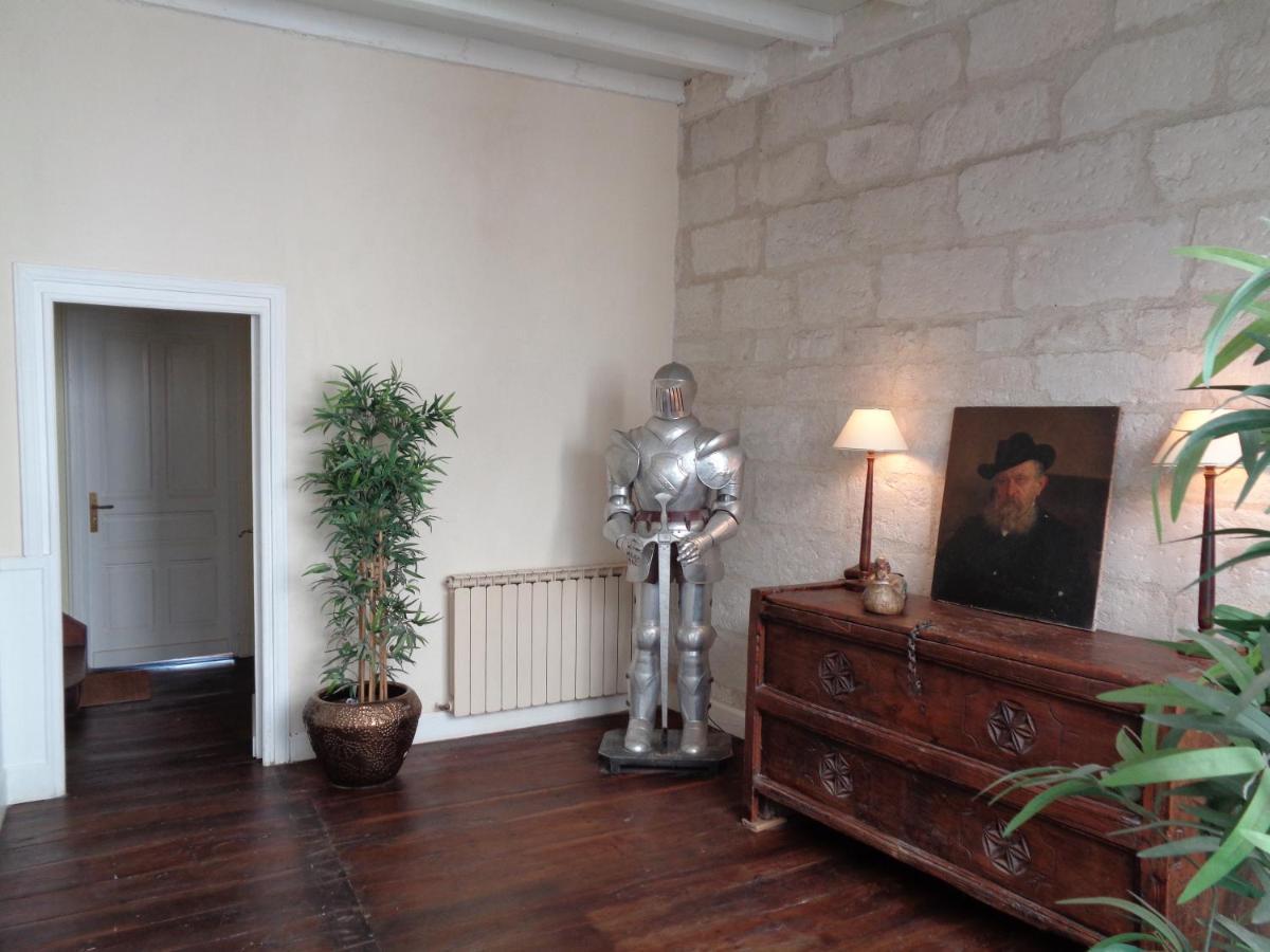 Maison Saint Jacques อูเบแทร์-ซัวร์-ดรอนน์ ภายนอก รูปภาพ